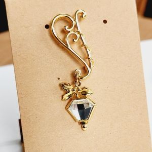 Vintage Avon Gold-toned Christmas Holiday Lantern Brooch/Pin 1991